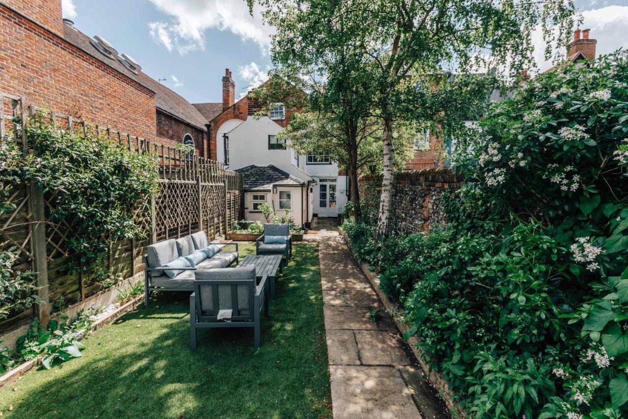 The Mulberry Villa Henley-on-Thames Exterior photo