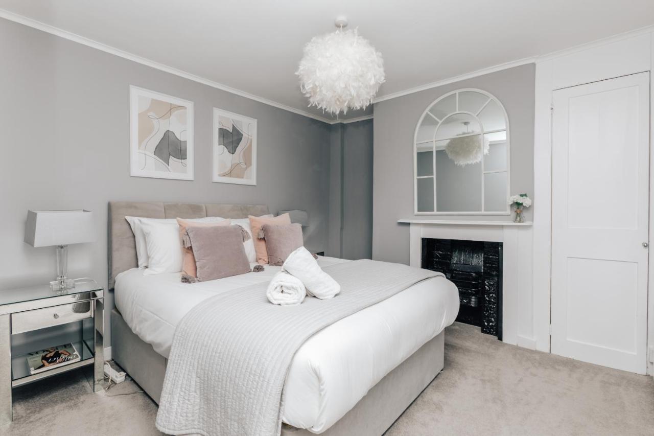 The Mulberry Villa Henley-on-Thames Exterior photo