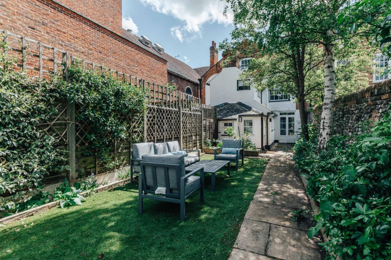 The Mulberry Villa Henley-on-Thames Exterior photo