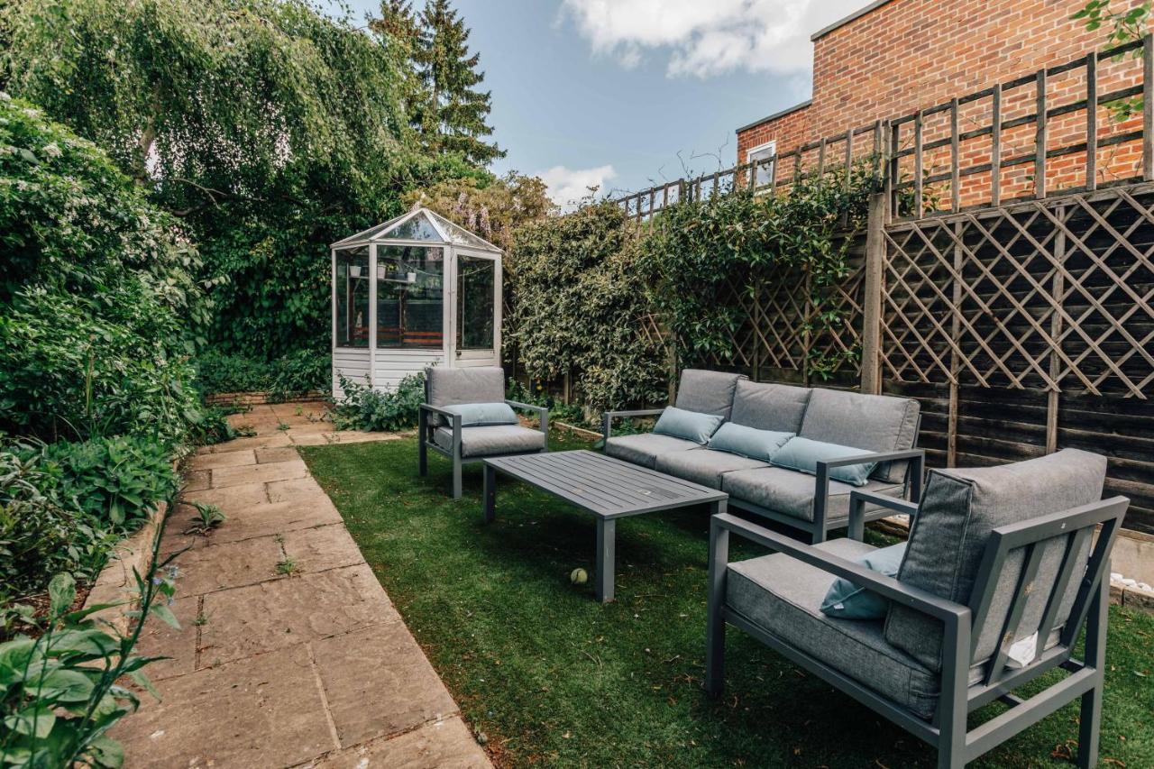 The Mulberry Villa Henley-on-Thames Exterior photo